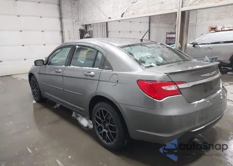 2012 Chrysler 200 Touring z USA, uszkodzony, nr VIN 1C3CCBBBXCN208137